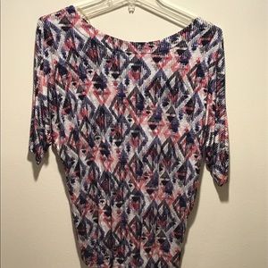 Flowy pattern top. Size XS